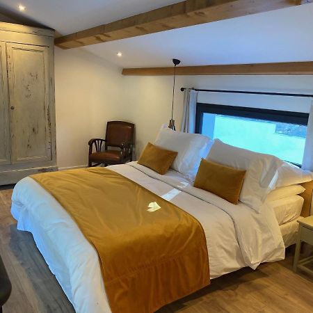 Le Vallon Des Pins La Cride 外观 照片